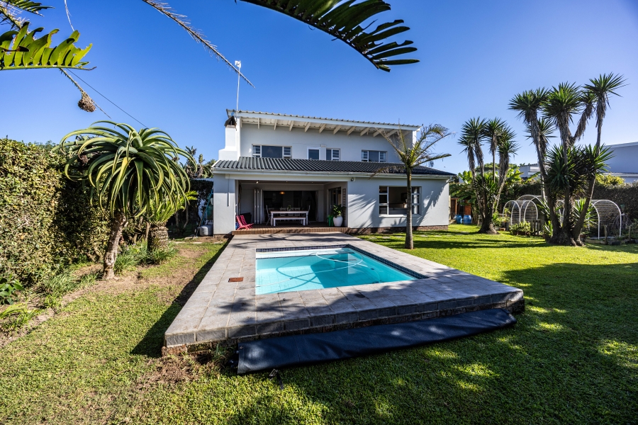 To Let 4 Bedroom Property for Rent in Kidds Beach Eastern Cape